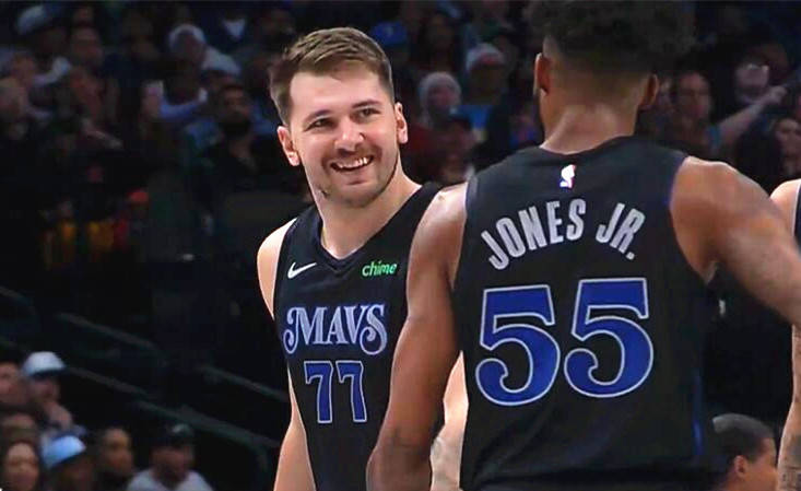 😉熟悉的场地熟悉的晃倒~库里晃倒快船球员 轻松中投命中