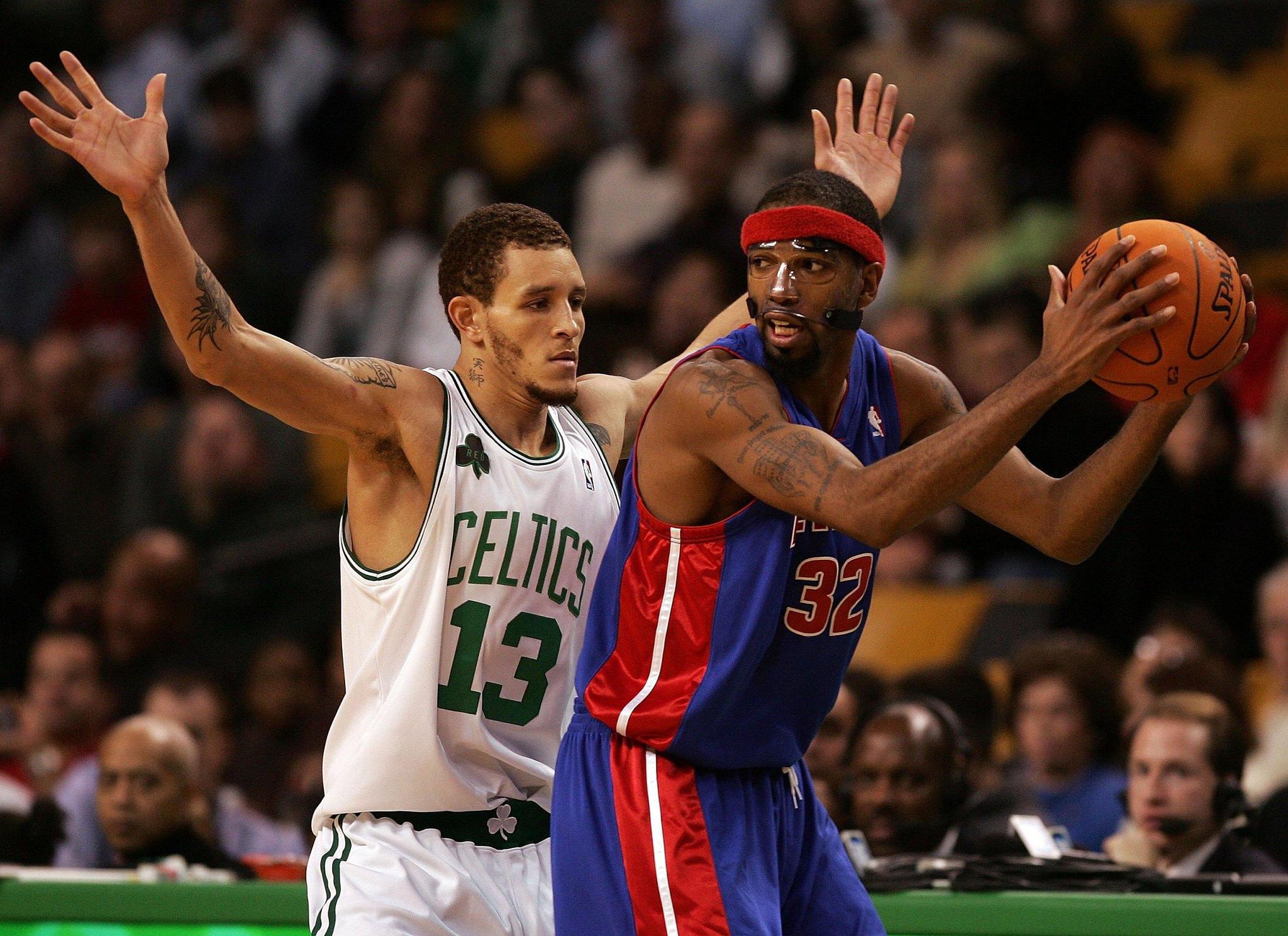 英超战报：曼联2-1战胜埃弗顿,