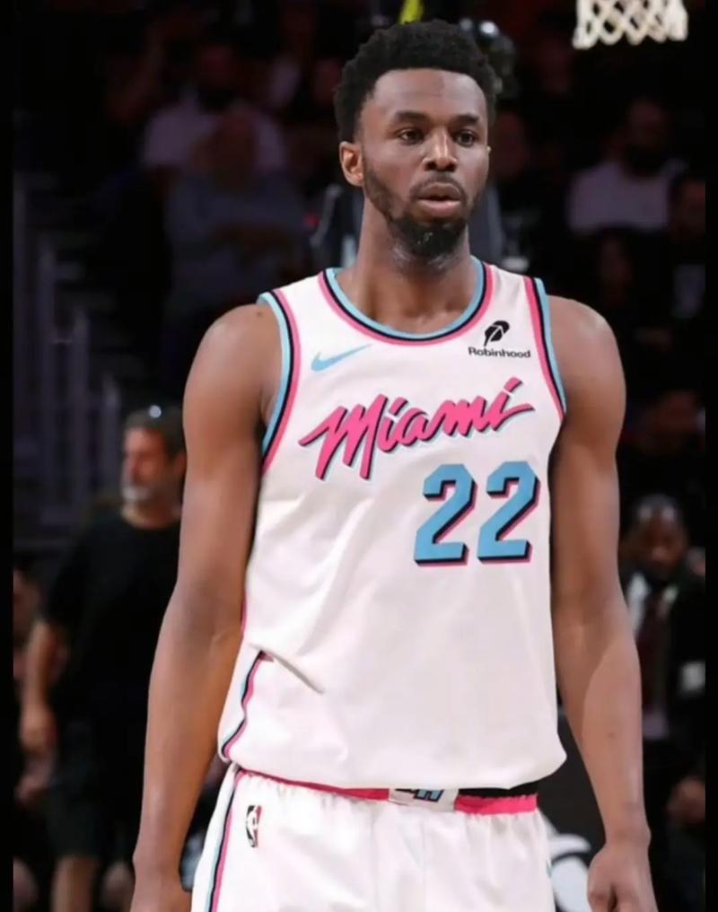 《棒球转播技术的进化：从黑白画面到4K超慢动作回放》