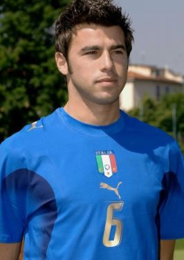 第40分钟，佩里神勇扑出约罗的头球攻门。 来源：utdreport