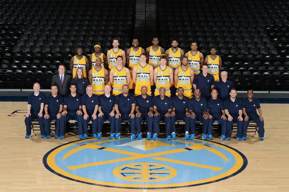 详解棒球规则中的满垒保送判定当投手失去准星时的心理崩溃