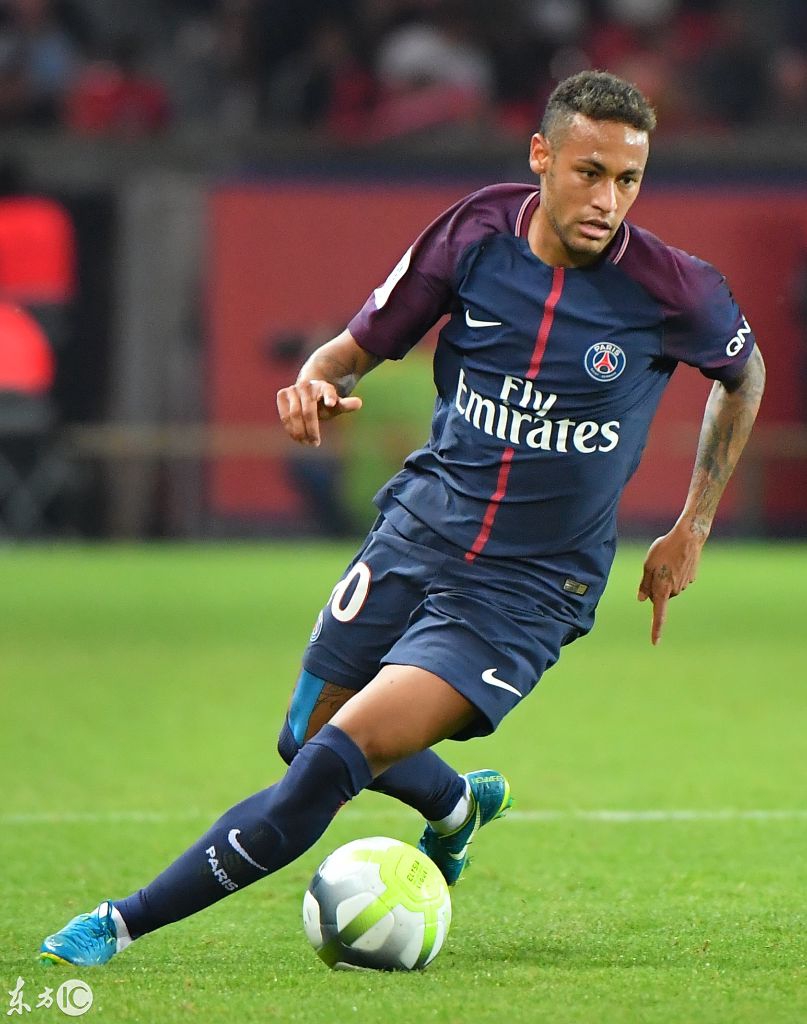 《古墓丽影》2007周年版和2026年重制版画面对比